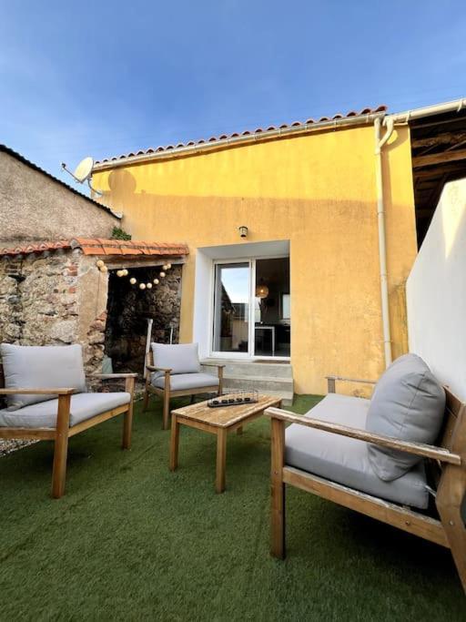 Puy Du Fou Apartment เลแซร์บิเย ภายนอก รูปภาพ